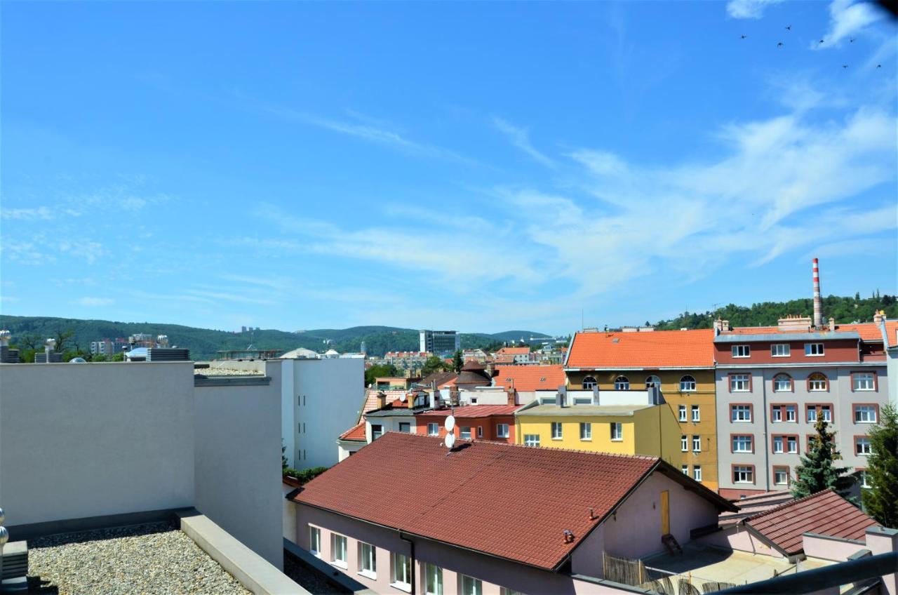 New Apartment With Garage Parking Brno Exterior photo